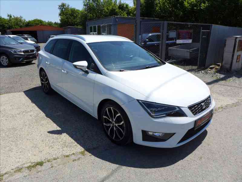 Seat Leon 2,0 TDI FR 110KW LED NAVI 1.M - foto 2