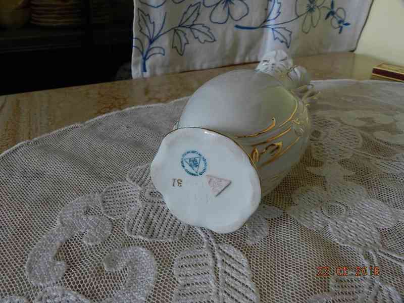 Krásná stará zlacená váza amfora Royal Dux - foto 8