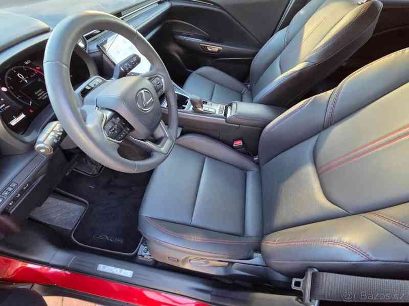 Lexus LBX - foto 3