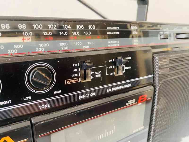 Radiomagnetofon Sanyo MW 166L, rok 1988 - foto 12
