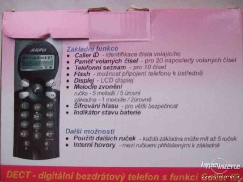 Digitální bezdrátový telefon