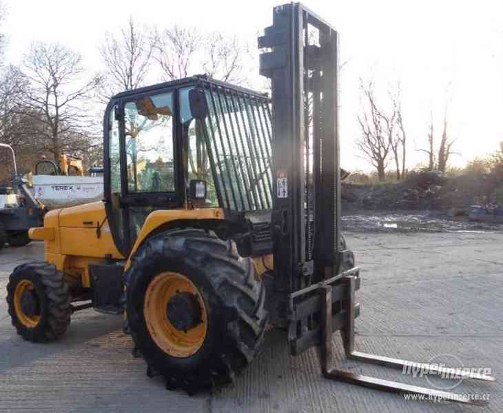 terénní vysokozdvižný vozík JCB 926 RTLF, 4x4,r.2007,1900H. - bazar ...