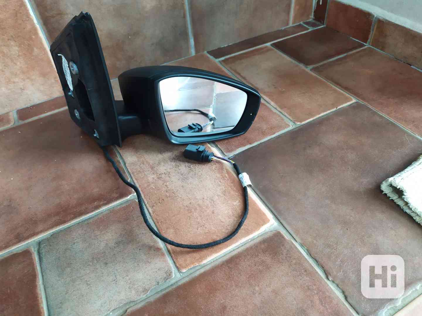 Prave predni zrcatko VW Up Lift LED 6PIN 2017 -  - foto 1