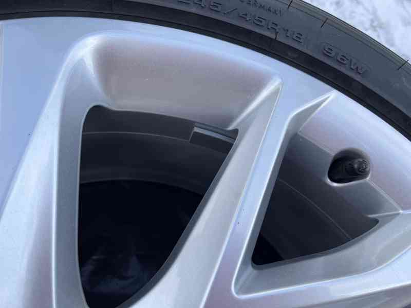 Sada nová ALU disků včetně letních pneumatik R18 - foto 3