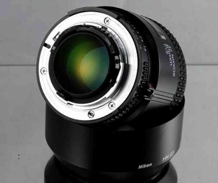 Nikon AF Nikkor 85mm f/1.8 **FX, Pevný 85mm 1:1.8 portrét*UV - foto 3
