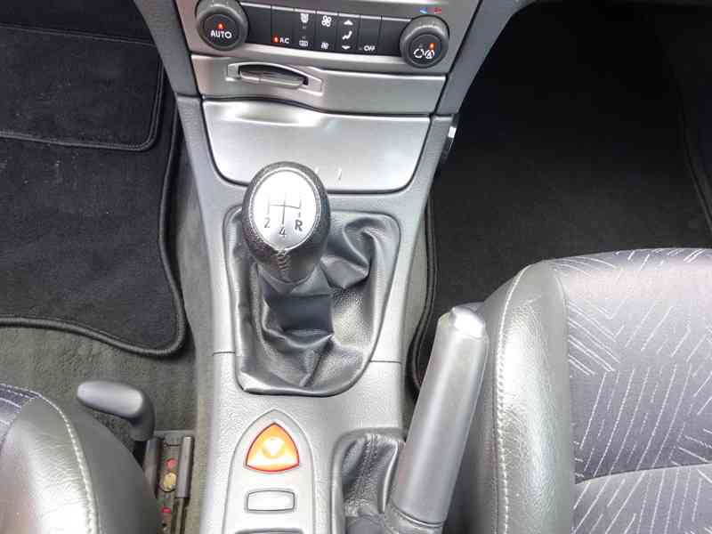 Renault Laguna 2.0i r.v.2001 2.Majitel Koupeno v ČR (103 kw) - foto 9