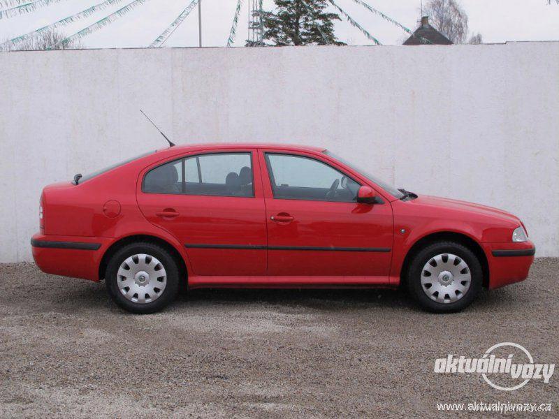 Škoda Octavia 1.6, benzín, 2010 - foto 2