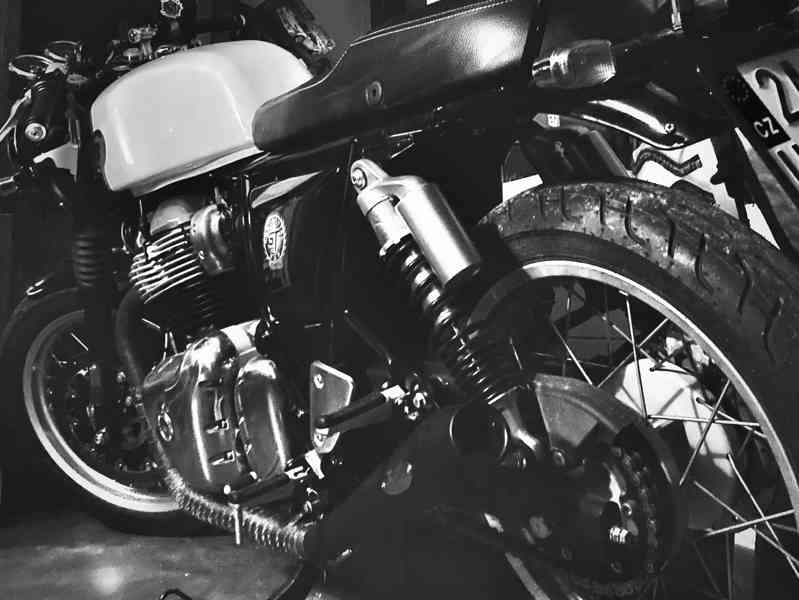 Royal Enfield GT650 continental - foto 9