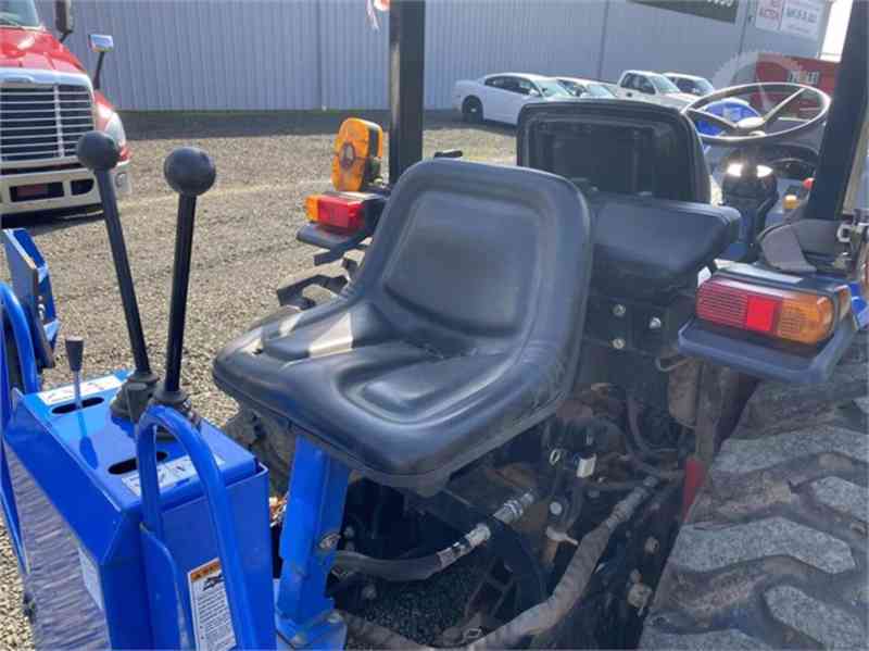 Traktor NEW HOLLAND WORKMASTER 35 - foto 5