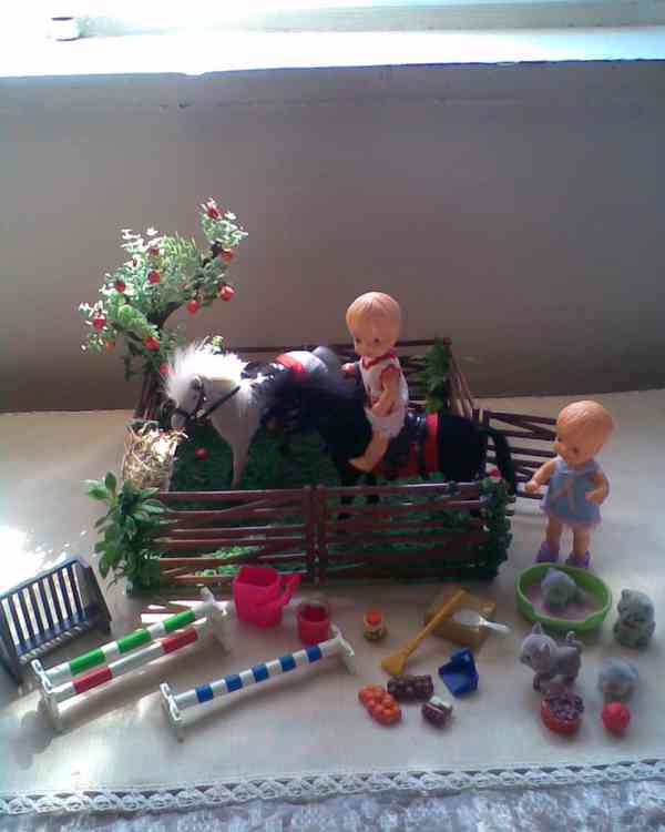 retro nový nábyteček s panenkami - foto 14