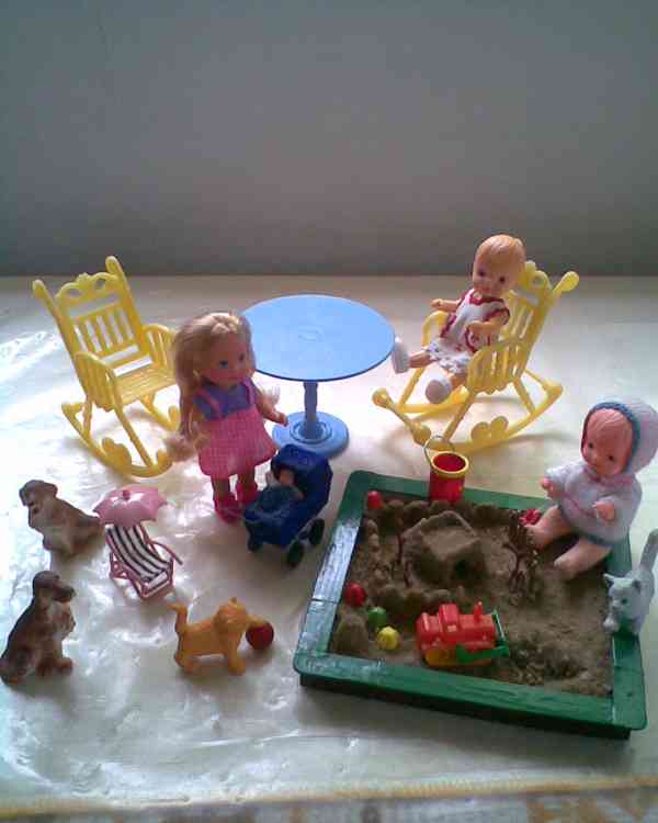 retro nový nábyteček s panenkami - foto 16