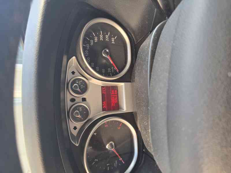 Ford Focus  - foto 6