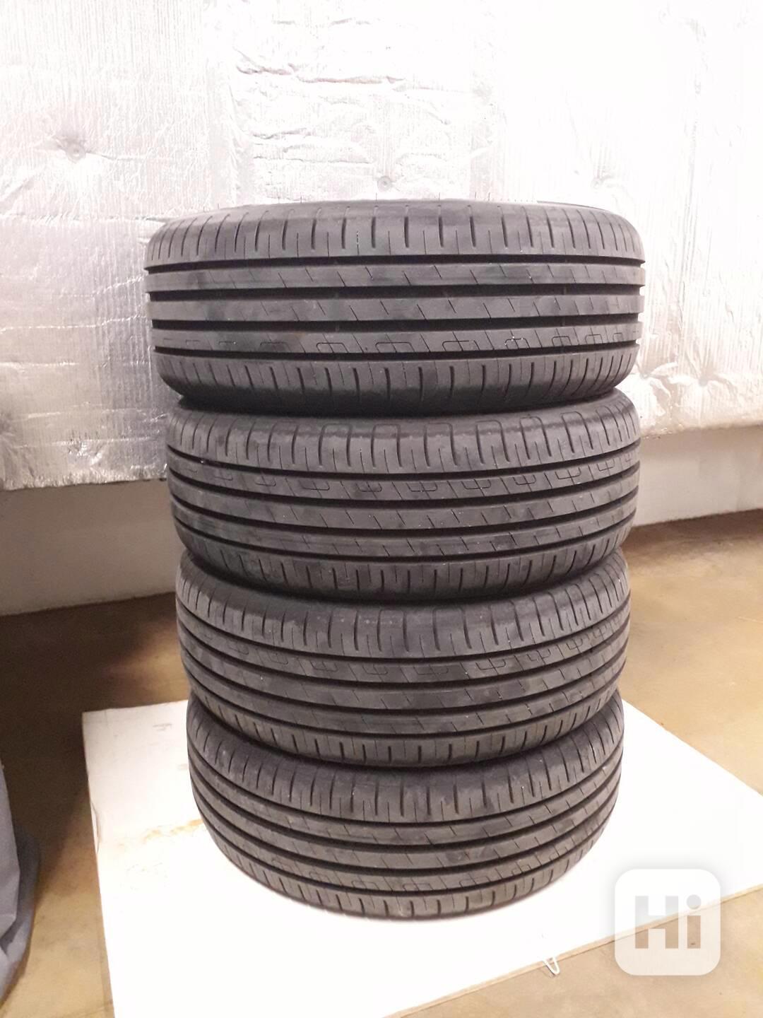 Nabízím 4ks zánovních letních pneumatik Goodyear 205/55 R17 - foto 1