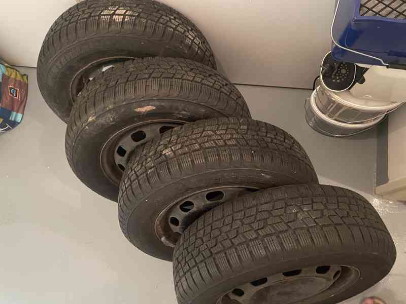 195/65R15 zimní pneu na plecháčích 4 ks Octavia 1 - foto 2