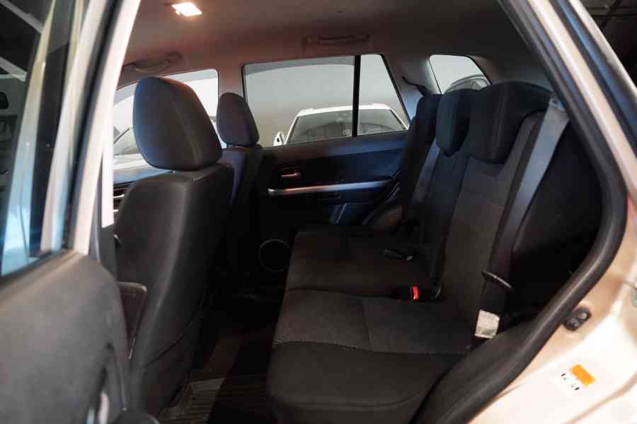 Suzuki Grand Vitara 2.0i benzín 103kw - foto 16