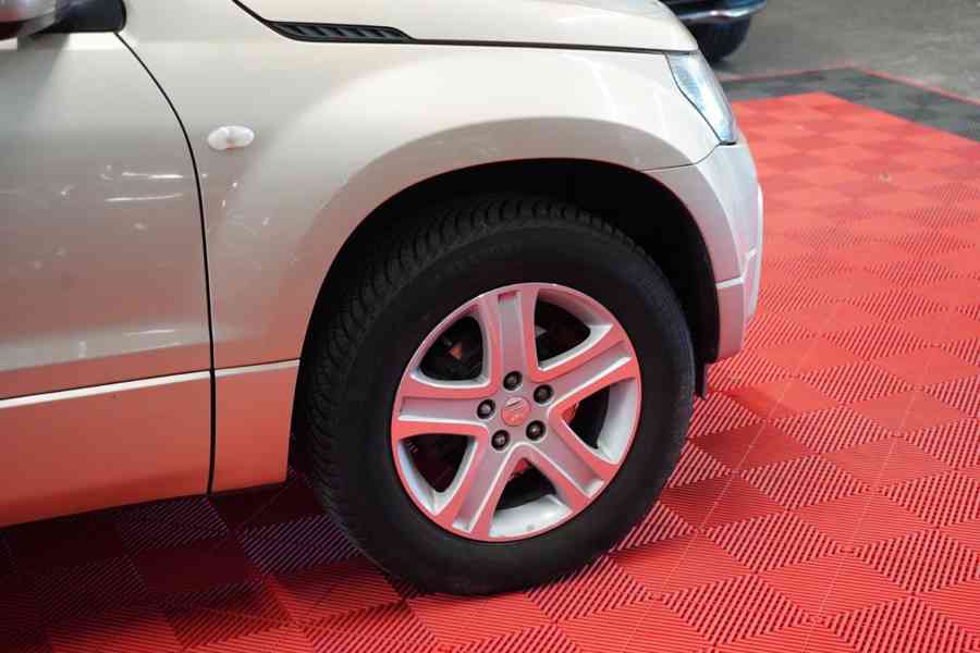 Suzuki Grand Vitara 2.0i benzín 103kw - foto 29