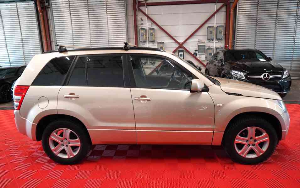 Suzuki Grand Vitara 2.0i benzín 103kw - foto 17