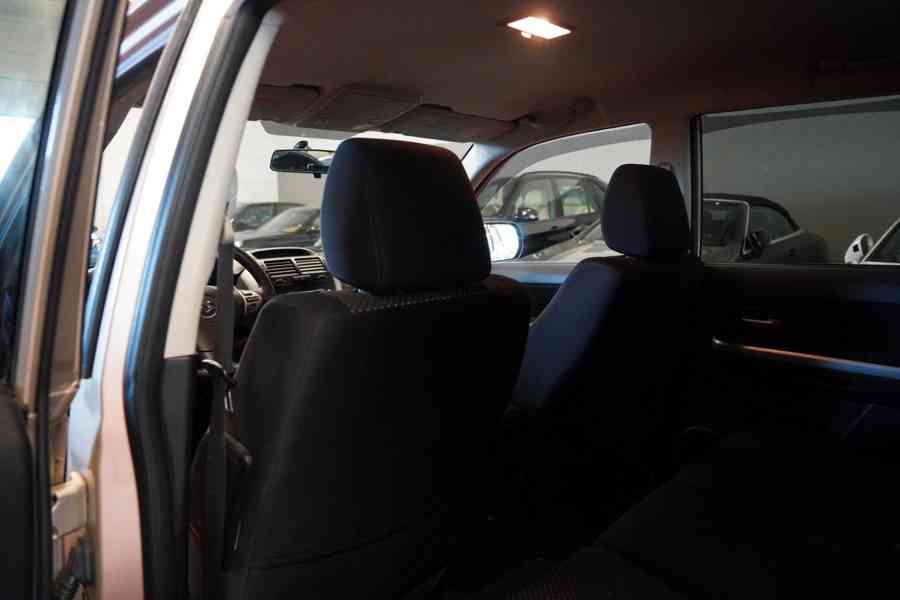 Suzuki Grand Vitara 2.0i benzín 103kw - foto 32