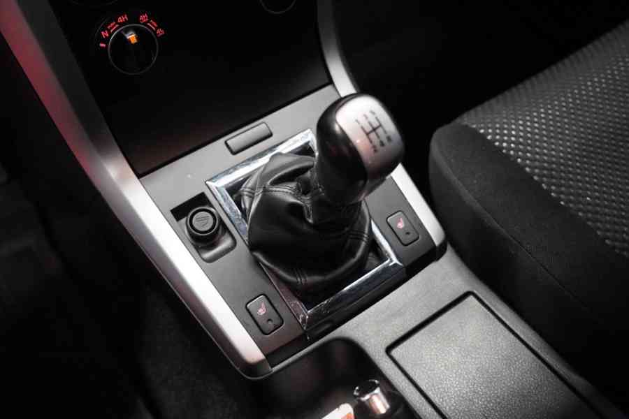 Suzuki Grand Vitara 2.0i benzín 103kw - foto 25