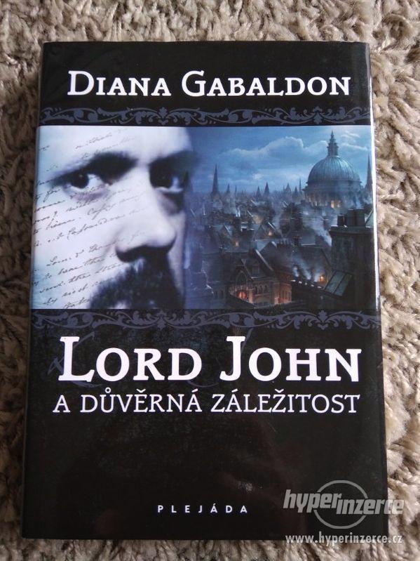 Diana Gabaldon-Lord John a důvěrná záležitost - foto 1