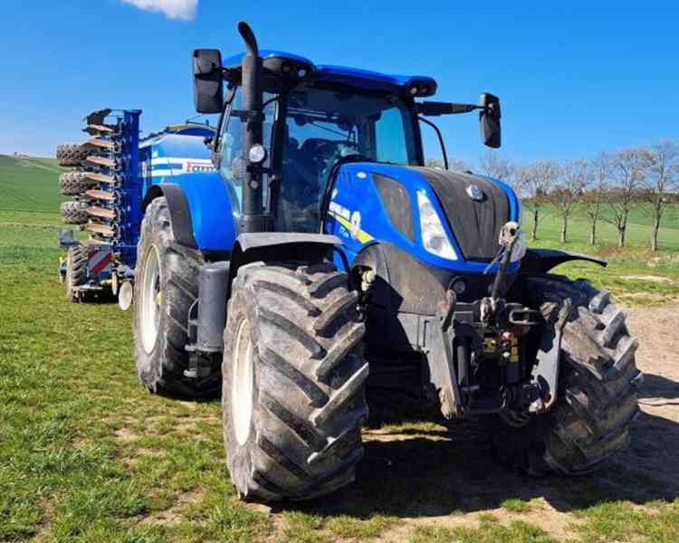 agro set: secí stroj+traktor NH T7.270 +Farmet Falcon 6PRO+ - foto 6