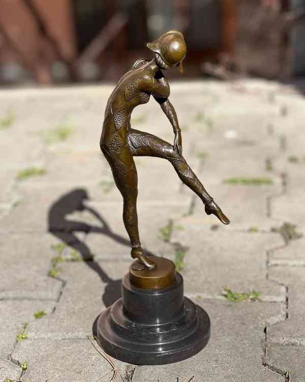 Bronzová socha soška - Harlekýn  - foto 2