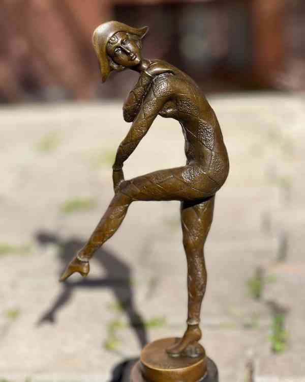 Bronzová socha soška - Harlekýn  - foto 4