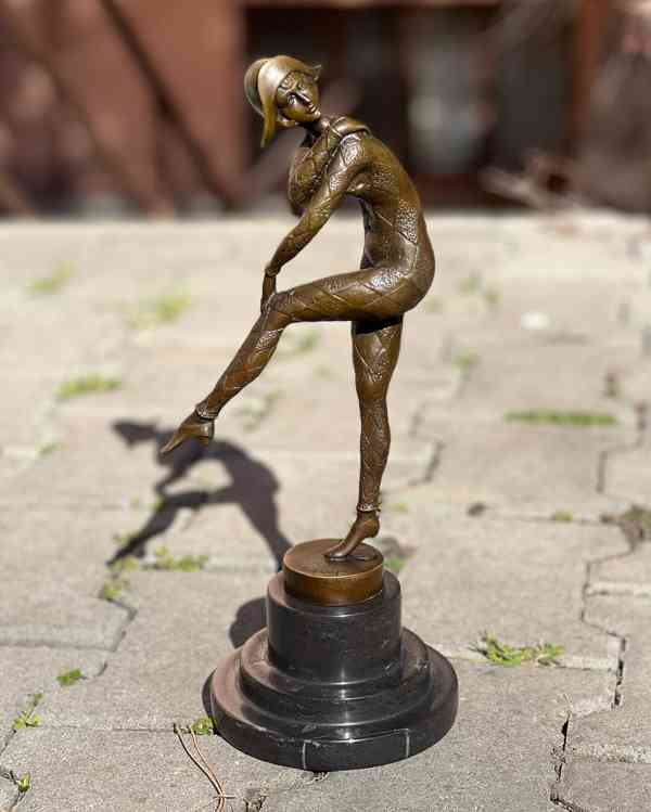 Bronzová socha soška - Harlekýn  - foto 1