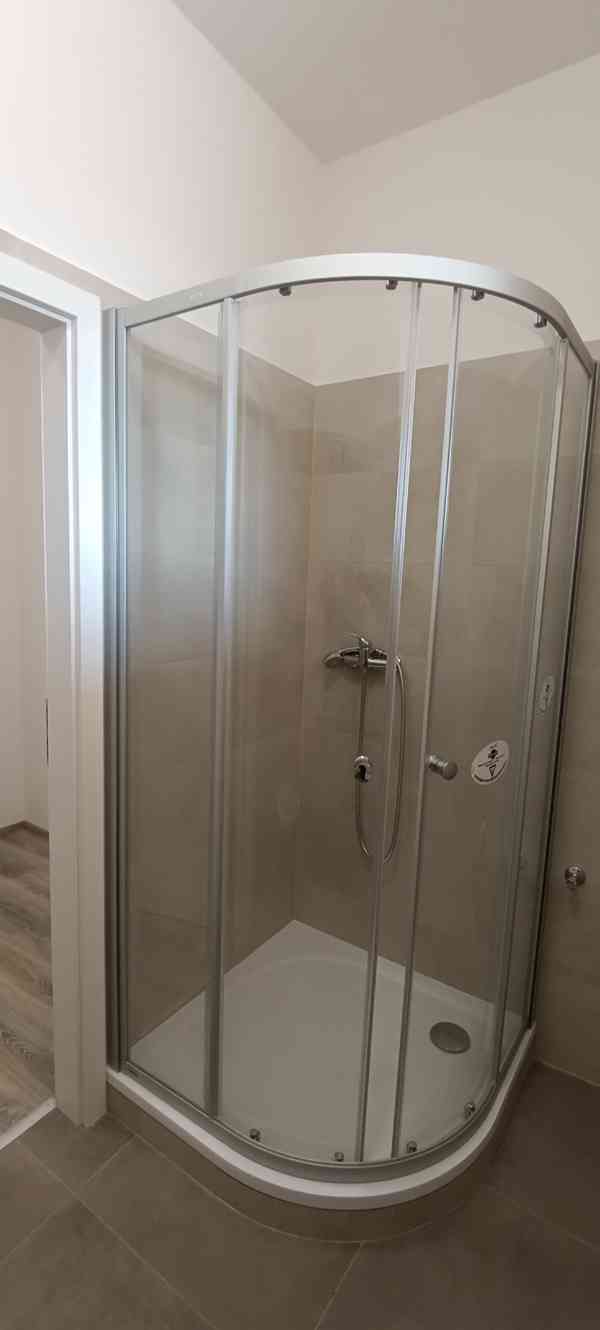 Nový byt 2+kk s terasou a zahrádkou okr. Znojmo - foto 11