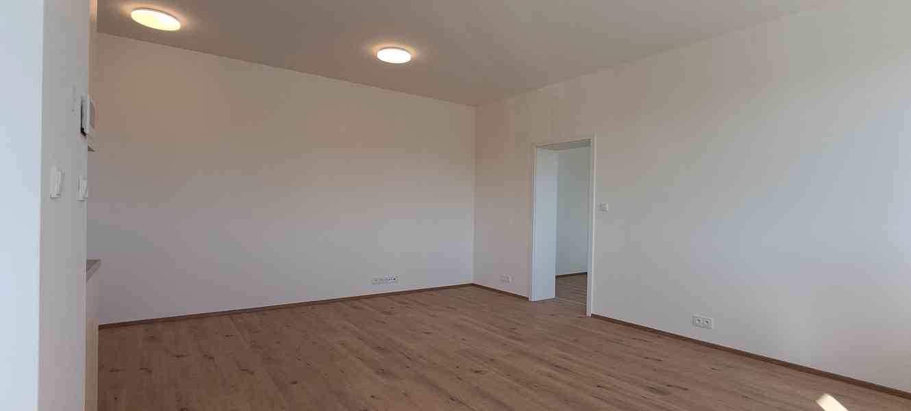 Nový byt 2+kk s terasou a zahrádkou okr. Znojmo - foto 6