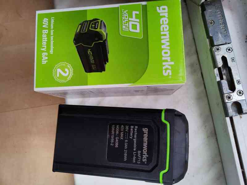 Křovinořez Greenworks GD40BCB +baterie 6Ah +nabíjecí stanice - foto 4