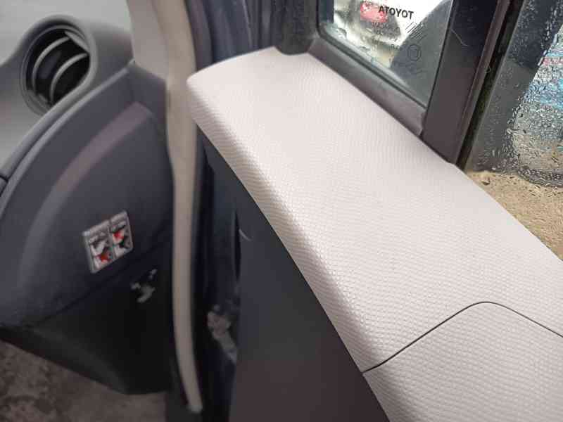 Toyota Yaris 1,0VVT-i Comfort ČR  - foto 15