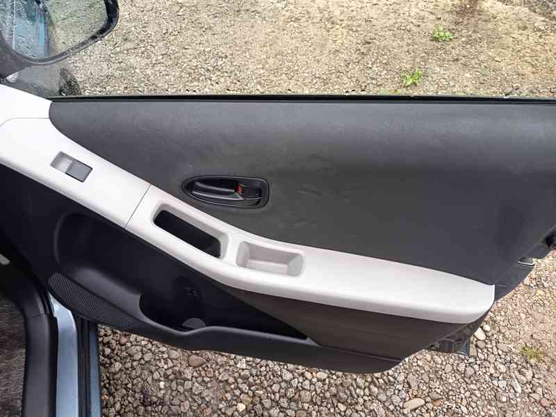 Toyota Yaris 1,0VVT-i Comfort ČR  - foto 14