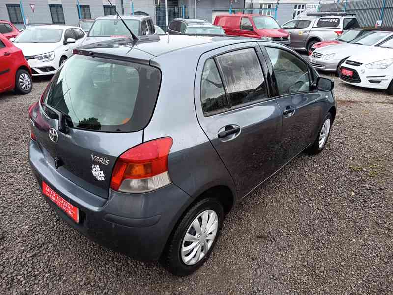 Toyota Yaris 1,0VVT-i Comfort ČR  - foto 10