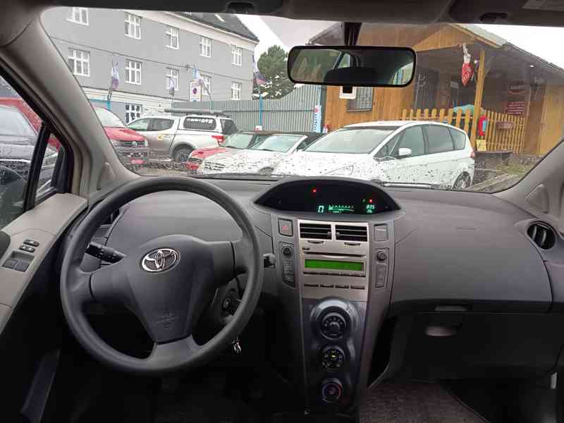 Toyota Yaris 1,0VVT-i Comfort ČR  - foto 13