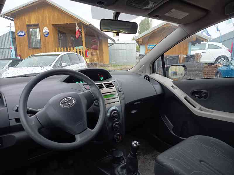 Toyota Yaris 1,0VVT-i Comfort ČR  - foto 17