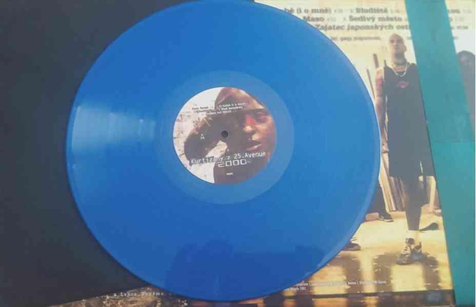 Kurtizány Z 25. Avenue – 2000?  (blue vinyl)  - foto 3