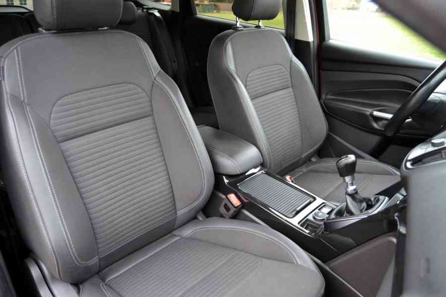 Ford Kuga 2.0 TDCI 110kW Titanium - foto 17