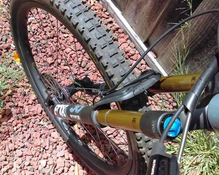 2018 Santa Cruz Hightower LT CC Med i9 - foto 3