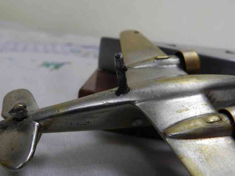 Staré kovové Letadlo na mramorovém soklu Dakota - foto 7