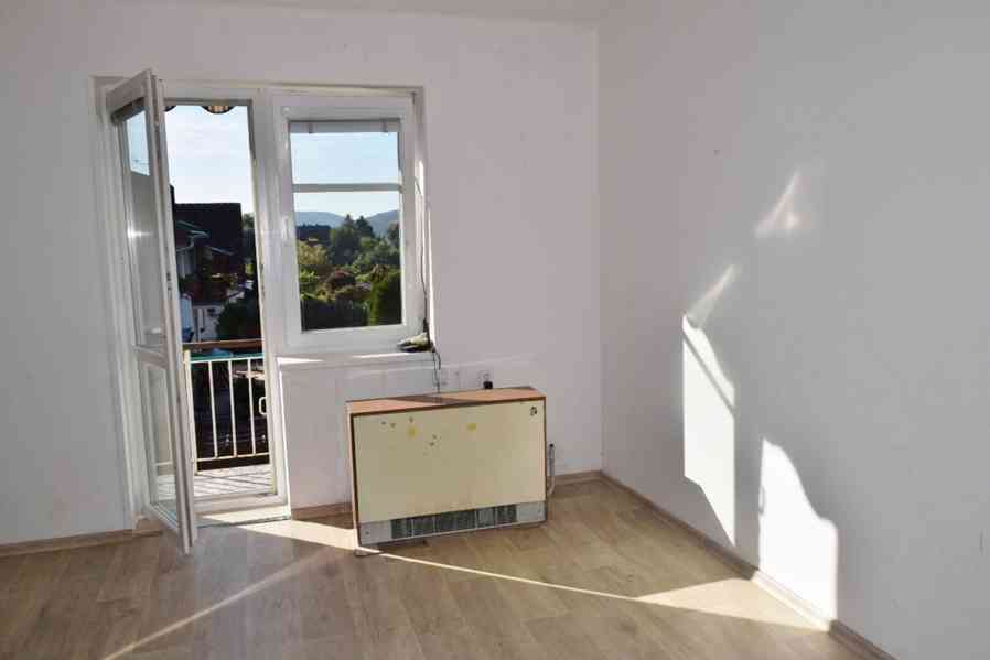 Prodej pěkného bytu 2+kk nedaleko Hostinného - foto 3