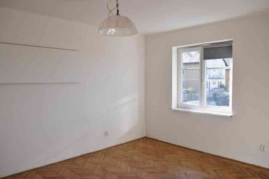 Prodej pěkného bytu 2+kk nedaleko Hostinného - foto 2