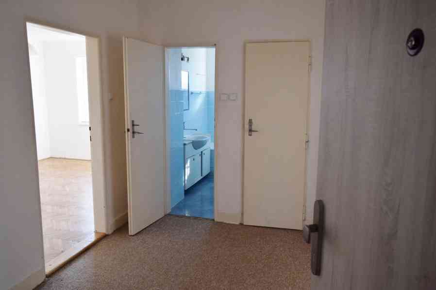 Prodej pěkného bytu 2+kk nedaleko Hostinného - foto 12
