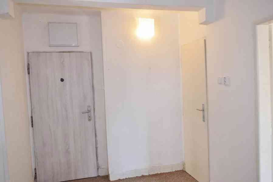 Prodej pěkného bytu 2+kk nedaleko Hostinného - foto 9