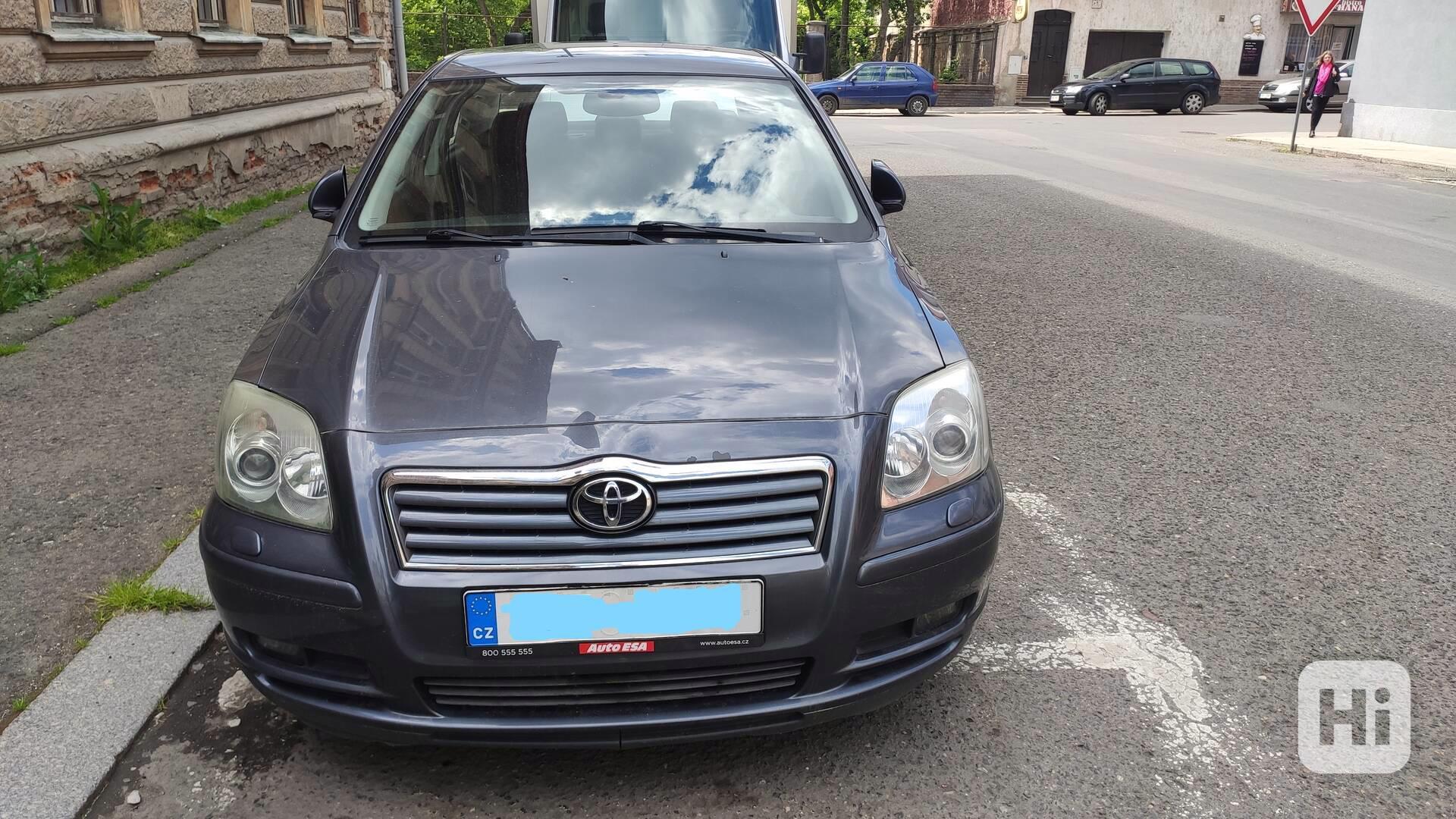 Toyota Avensis 2.2 D-CAT - foto 1