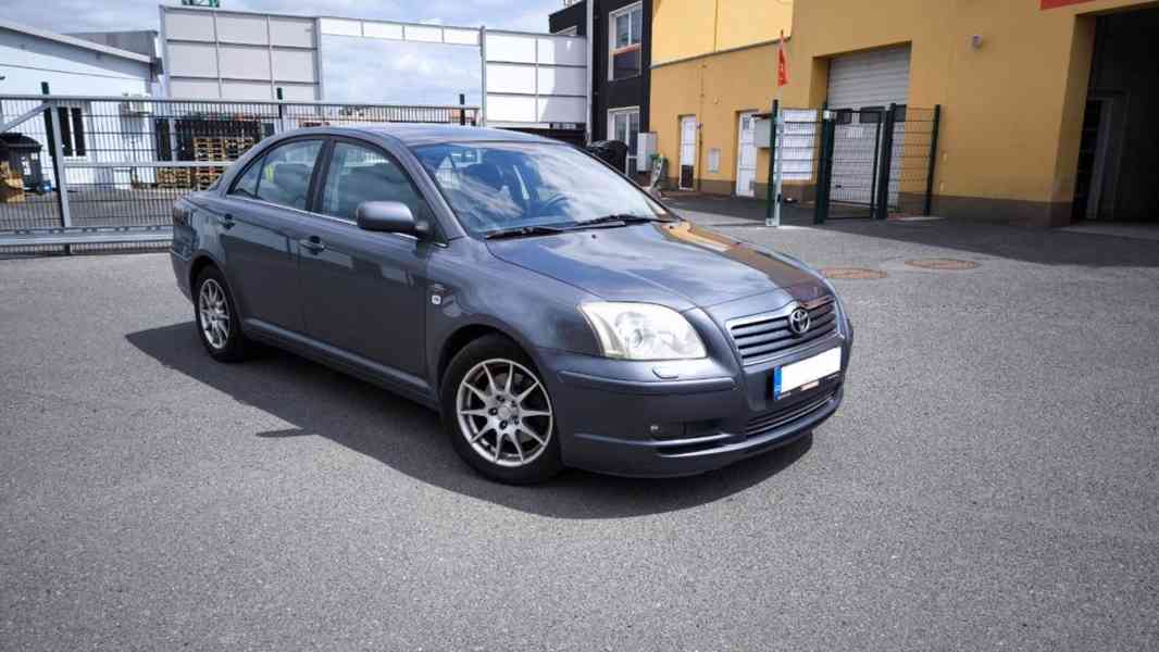 Toyota Avensis 2.2 D-CAT - foto 1