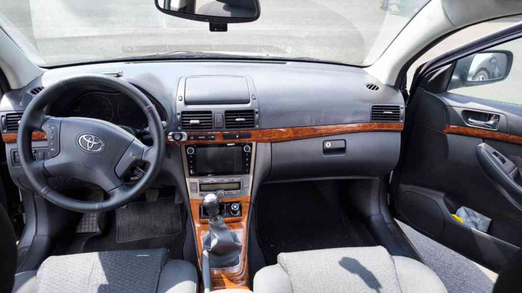 Toyota Avensis 2.2 D-CAT - foto 6