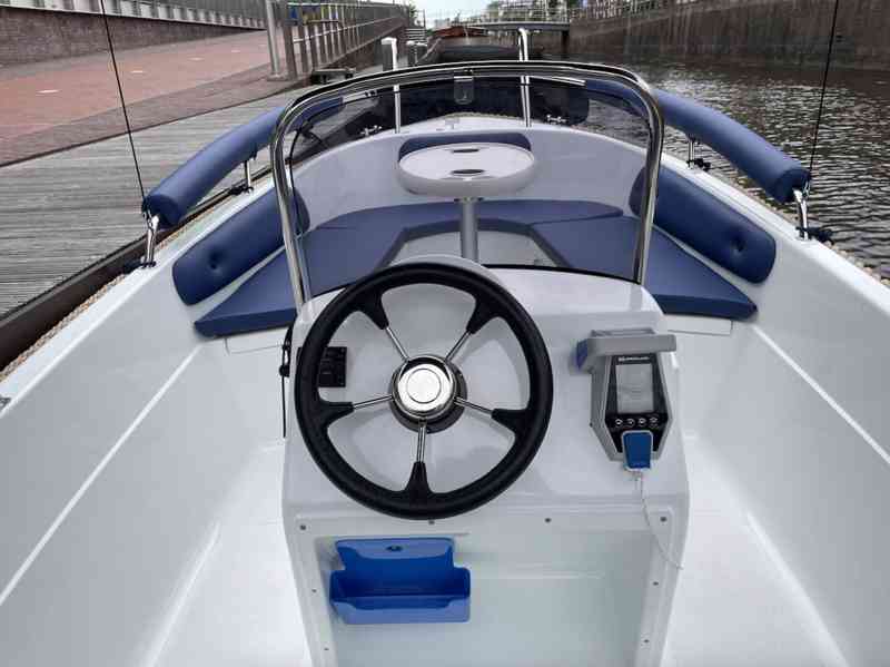 Motorový člun SOLAR 450 Congo - foto 51