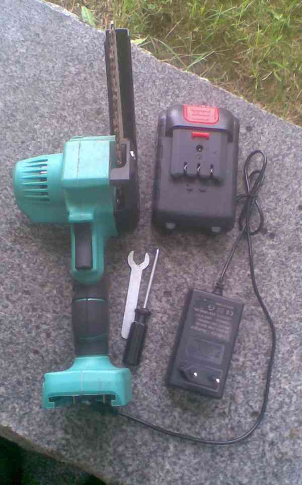 Prodám ruční bateriovou pilku - foto 3