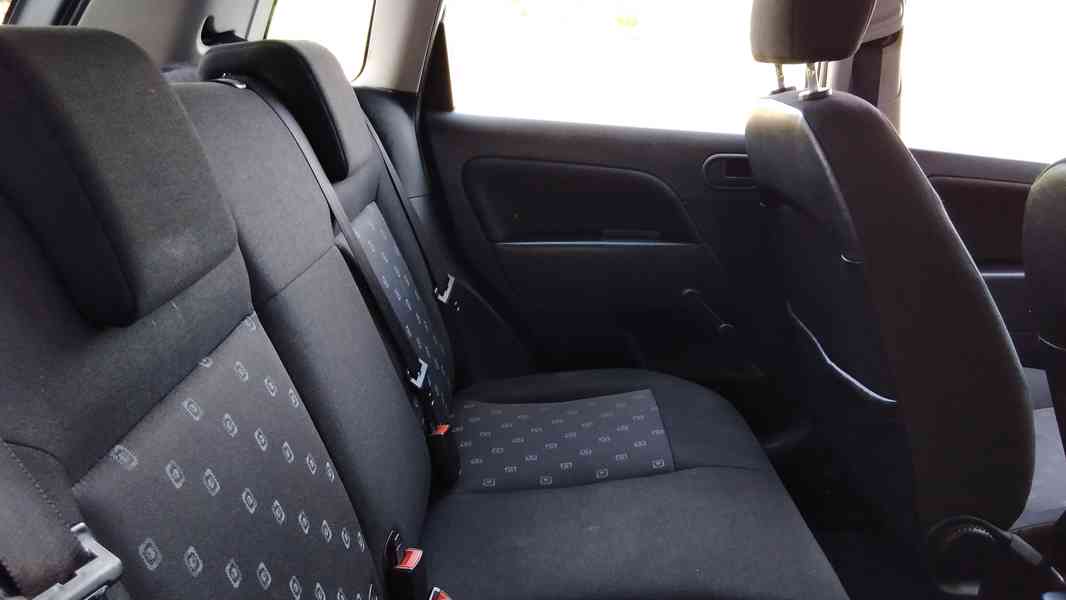 FORD Fiesta 1,4i Comfort - foto 12